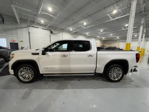 More photos of 2019 GMC Sierra 1500 Denali at 8-11 Motor Group, Inc., MI