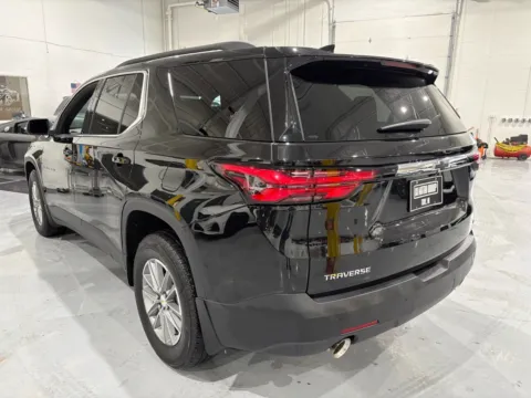 More photos of 2022 Chevrolet Traverse FWD LT Cloth at 8-11 Motor Group, Inc., MI