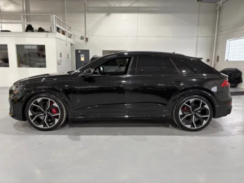 More photos of 2022 Audi RS Q8 TFSI quattro Tiptronic at 8-11 Motor Group, Inc., MI