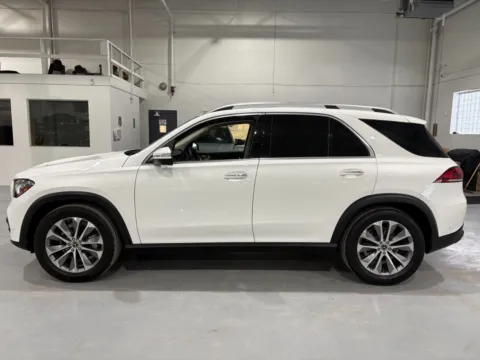 More photos of 2022 Mercedes-Benz GLE 350 4MATIC at 8-11 Motor Group, Inc., MI