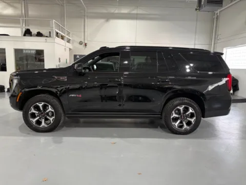 More photos of 2025 GMC Yukon 4WD AT4 Ultimate at 8-11 Motor Group, Inc., MI