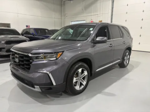 Another view of 2025 Honda Pilot EX-L for sale in Troy, MI at 8-11 Motor Group, Inc.