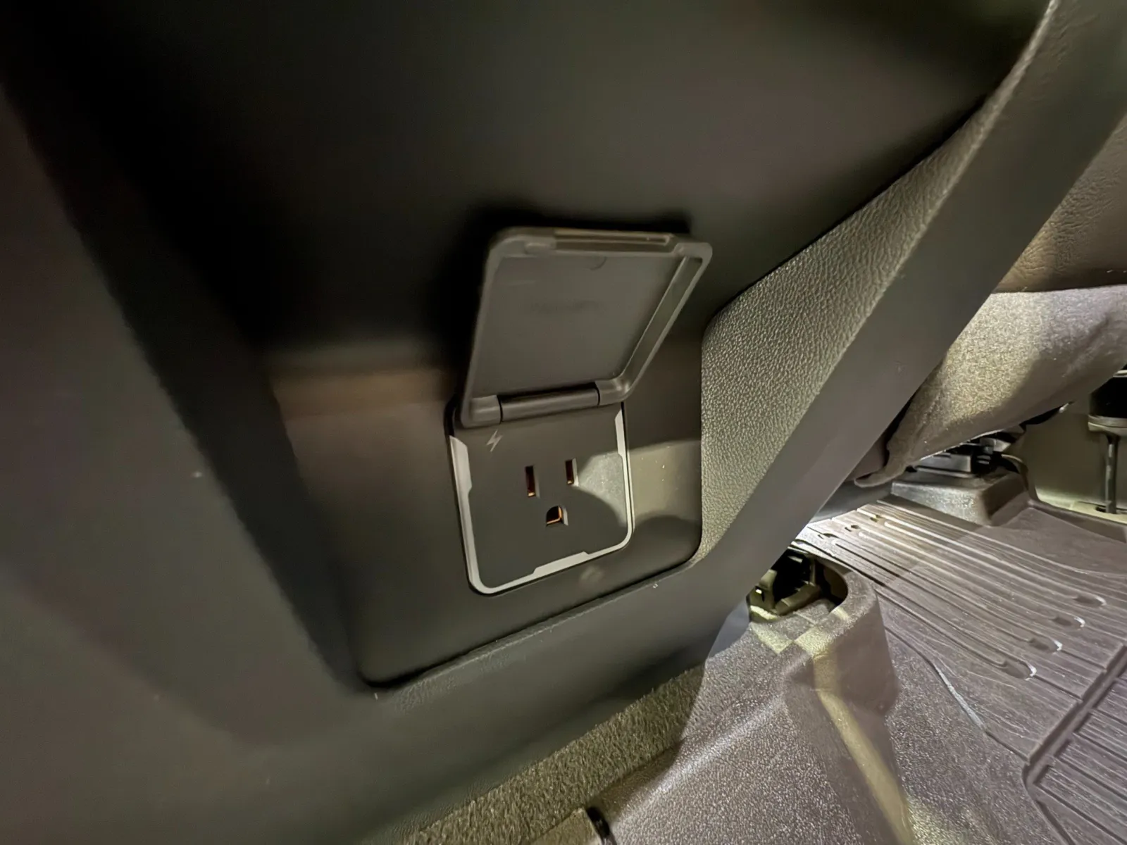 2023 GMC Yukon Denali - Photo 46