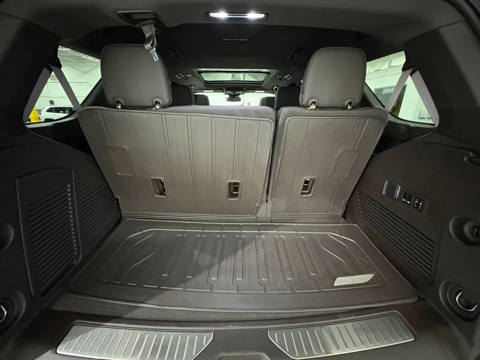 2023 GMC Yukon Denali - Photo 51