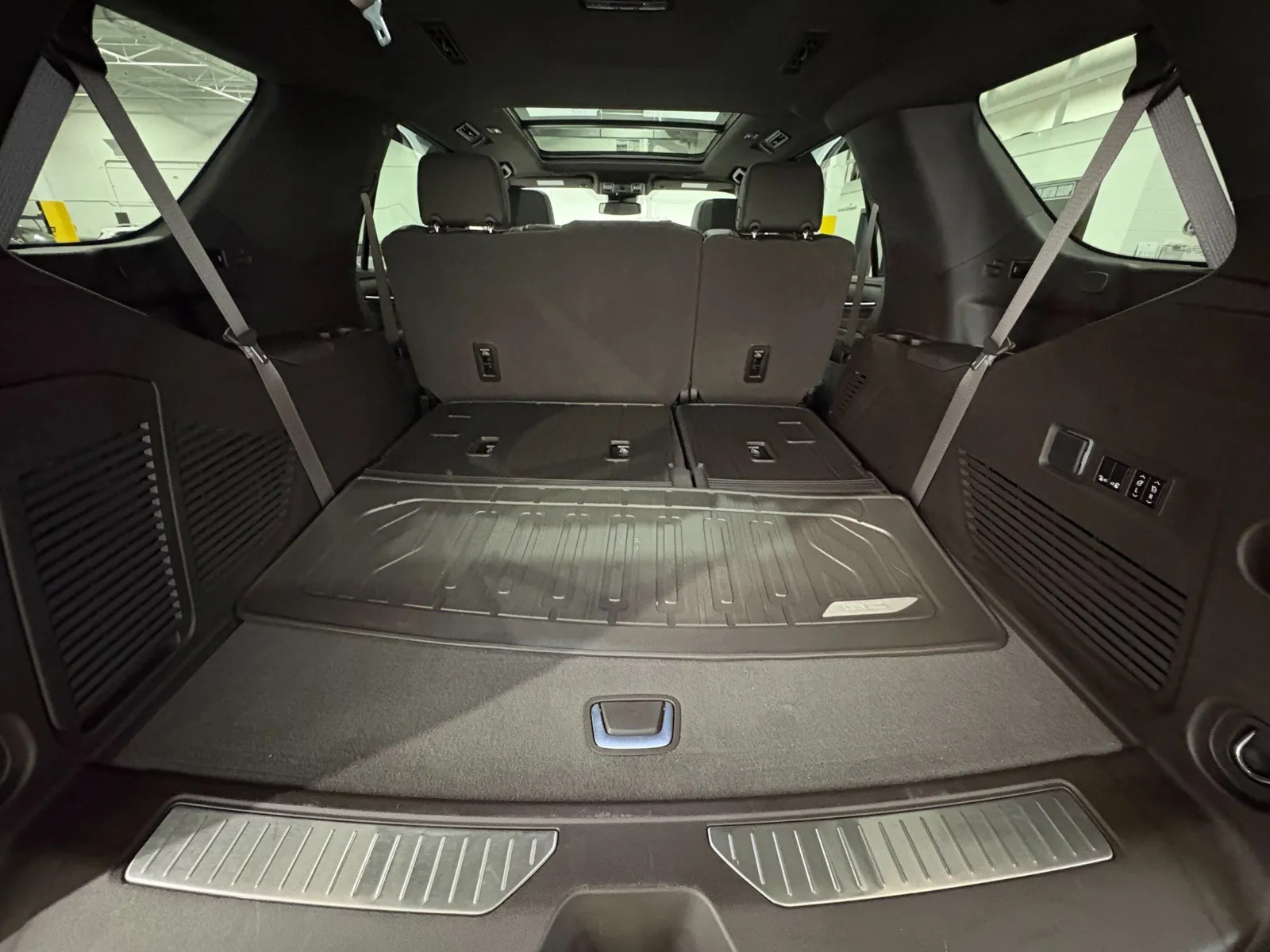2023 GMC Yukon Denali - Photo 50