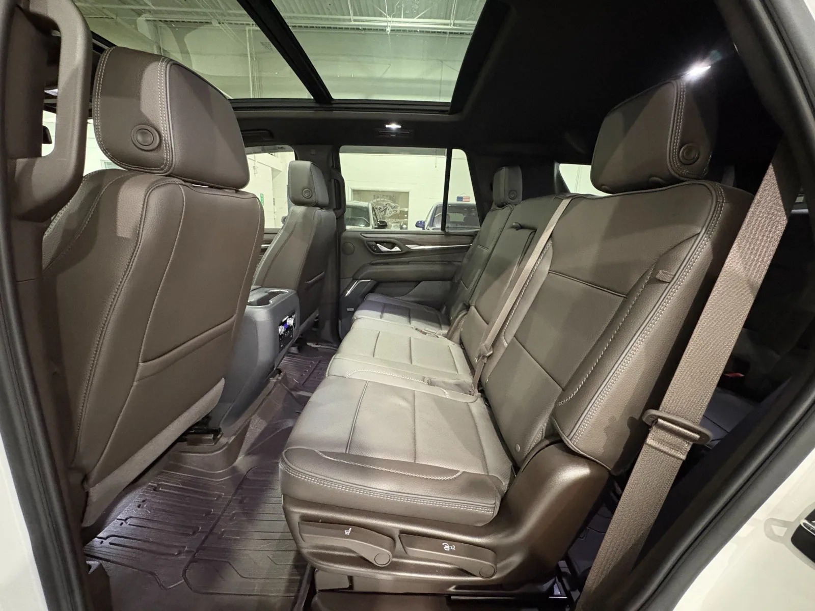 2023 GMC Yukon Denali - Photo 42