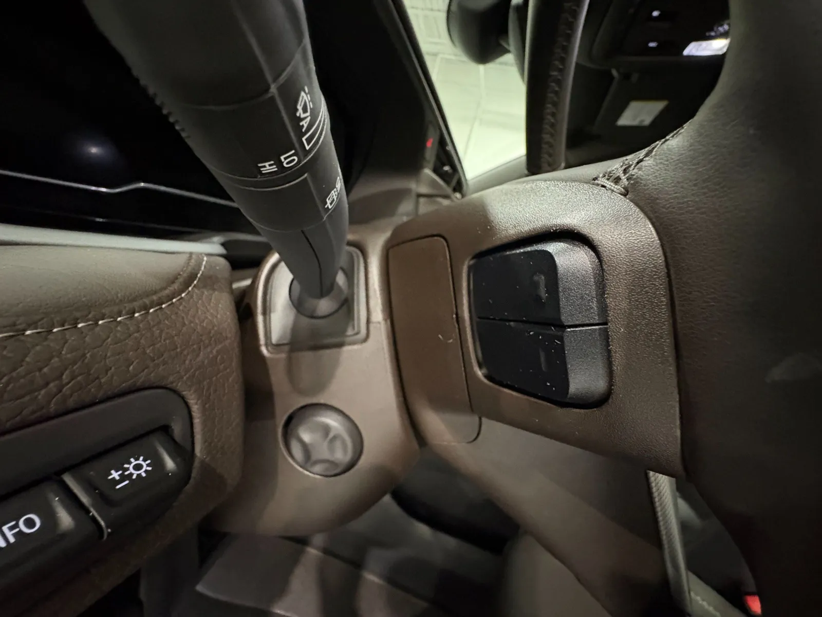 2023 GMC Yukon Denali - Photo 16