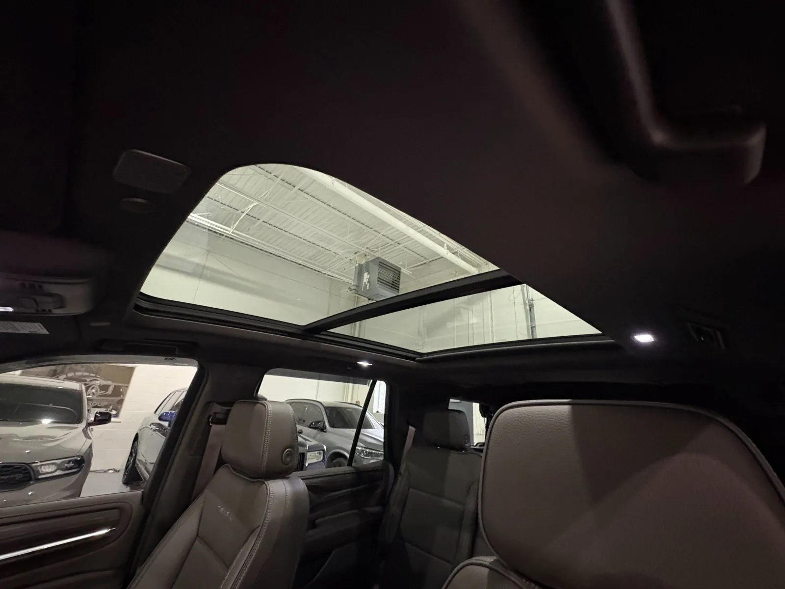 2023 GMC Yukon Denali - Photo 40