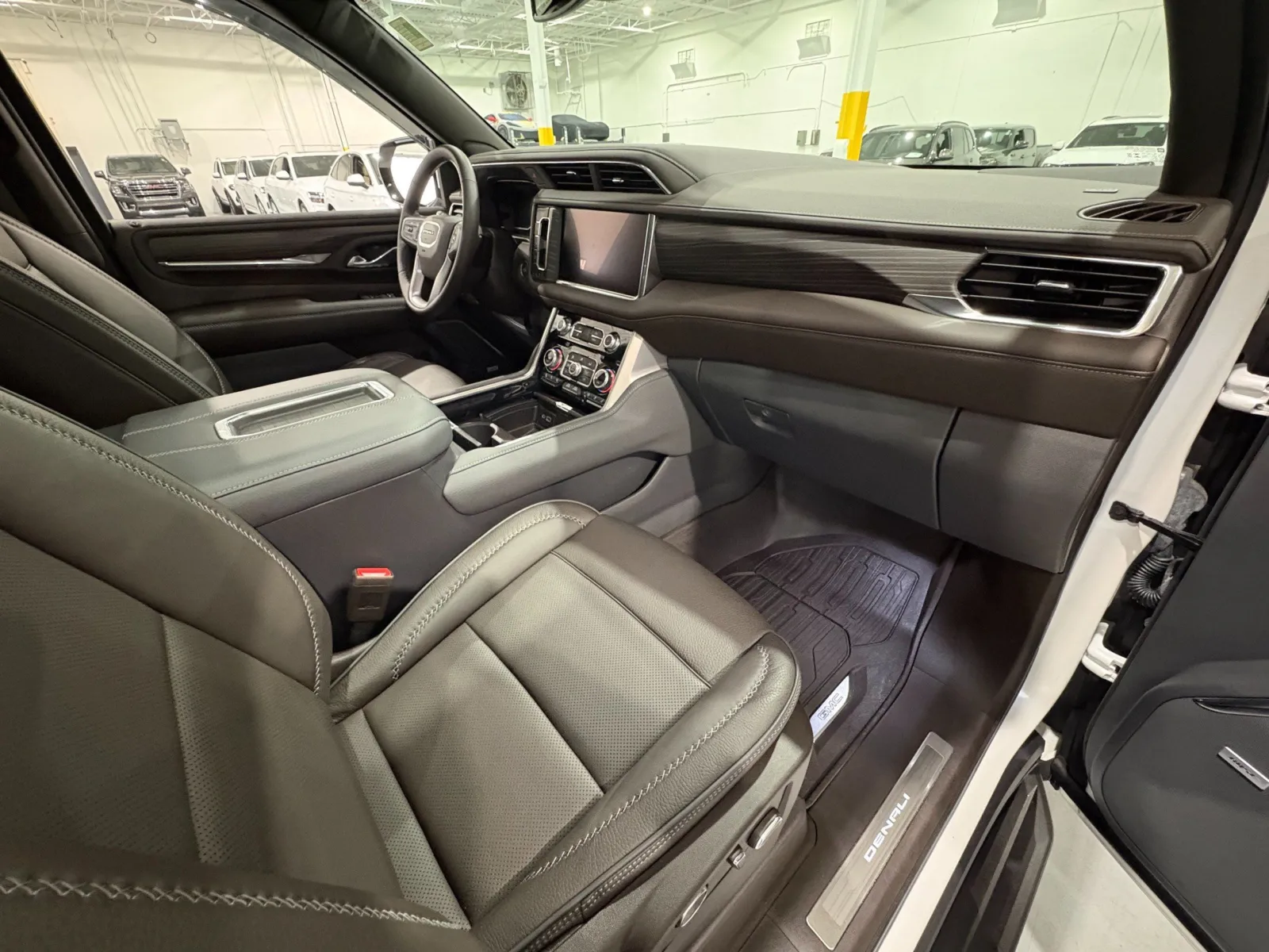 2023 GMC Yukon Denali - Photo 58