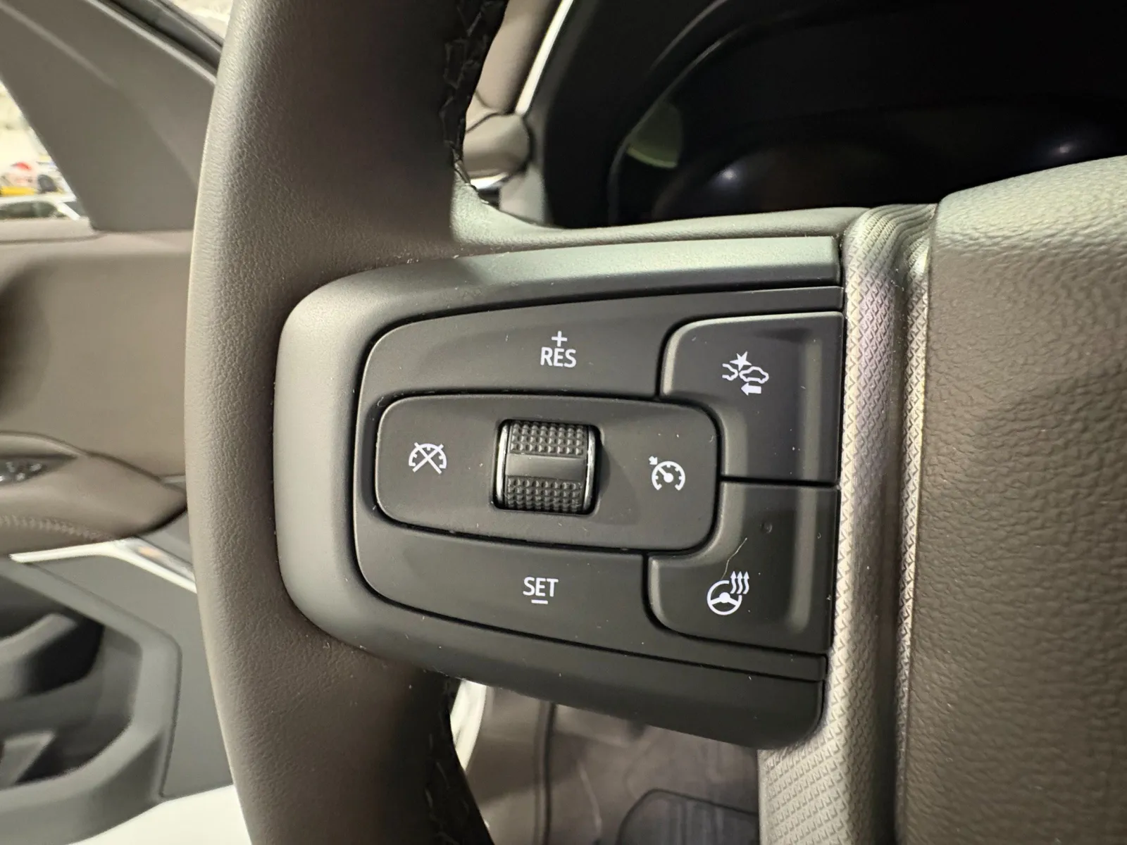 2023 GMC Yukon Denali - Photo 14