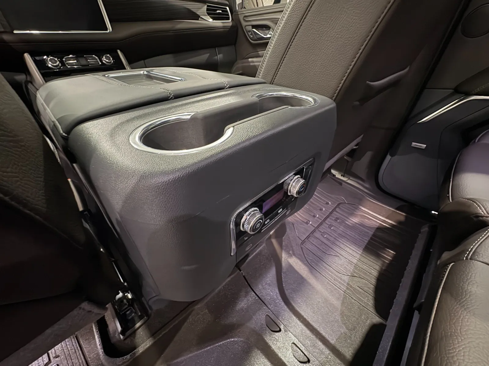 2023 GMC Yukon Denali - Photo 47