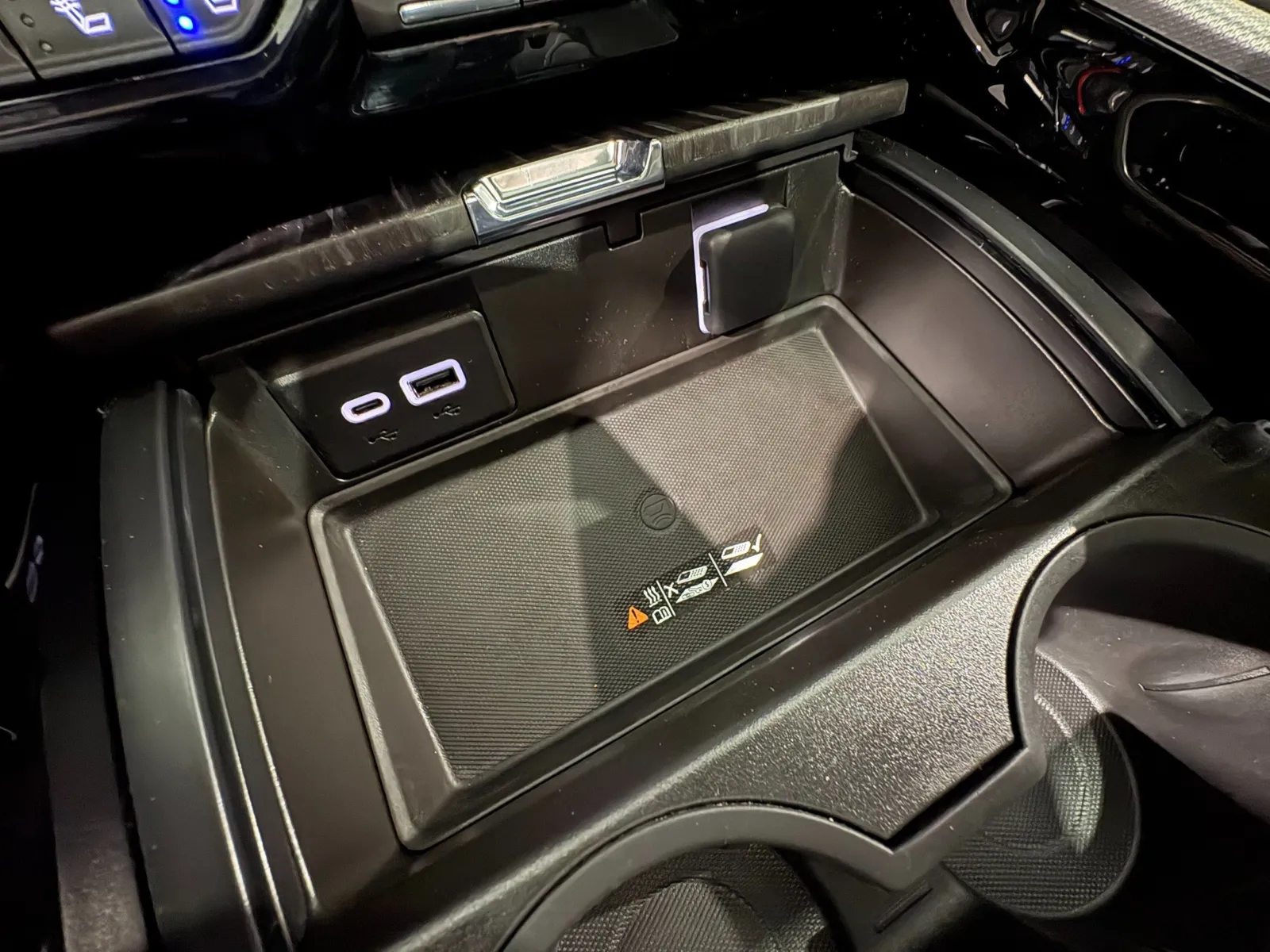 2023 GMC Yukon Denali - Photo 28