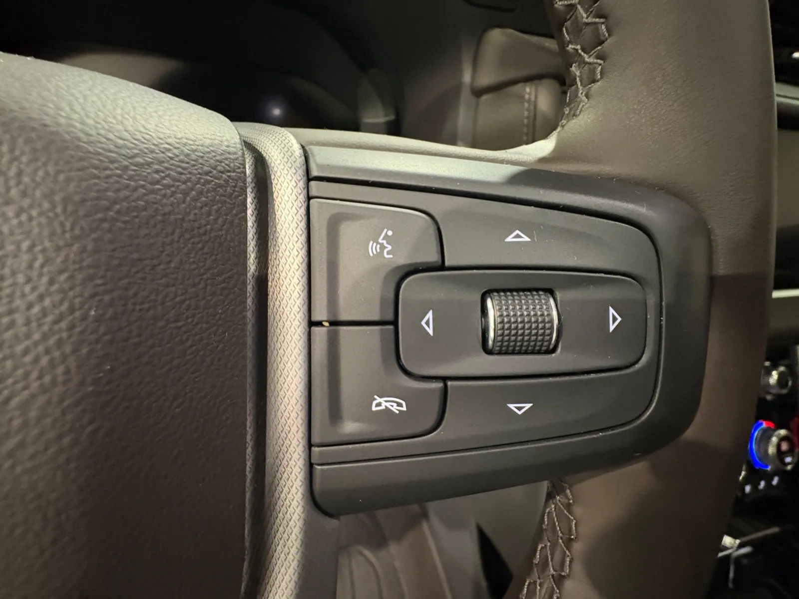 2023 GMC Yukon Denali - Photo 15