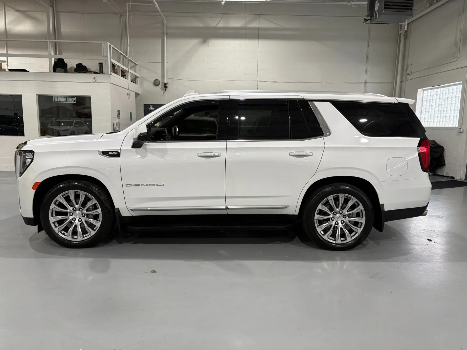 2023 GMC Yukon Denali - Photo 4