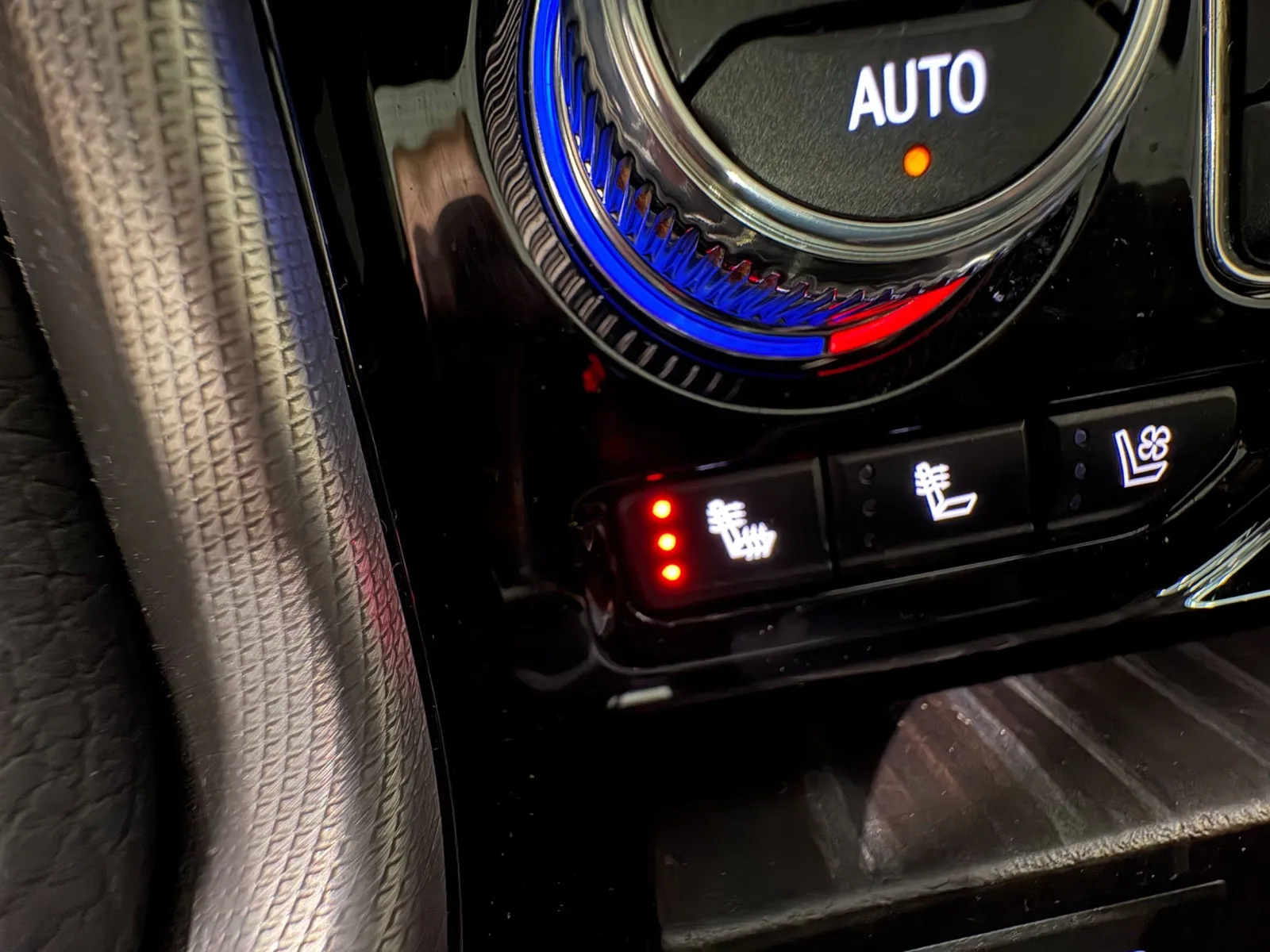 2023 GMC Yukon Denali - Photo 26