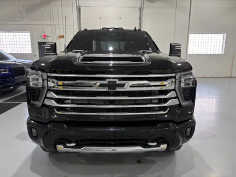 Photos of 2024 Chevrolet Silverado 2500HD 4WD Crew Cab Standard Bed High Country for sale in Troy, MI at 8-11 Motor Group, Inc.