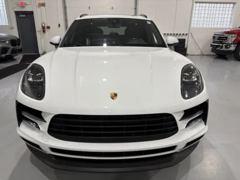 Photos of 2019 Porsche Macan for sale in Troy, MI at 8-11 Motor Group, Inc.