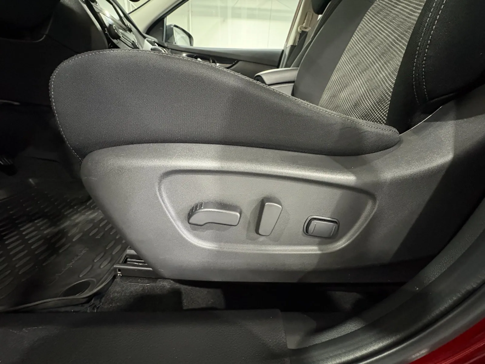 2019 Nissan Rogue Sport SV - Photo 11
