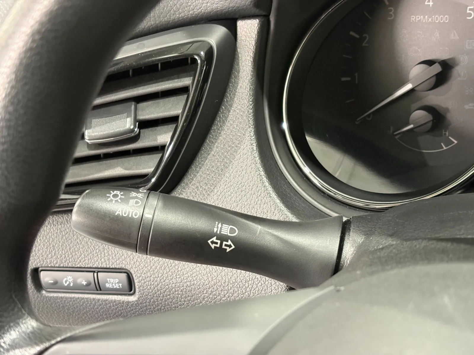 2019 Nissan Rogue Sport SV - Photo 15