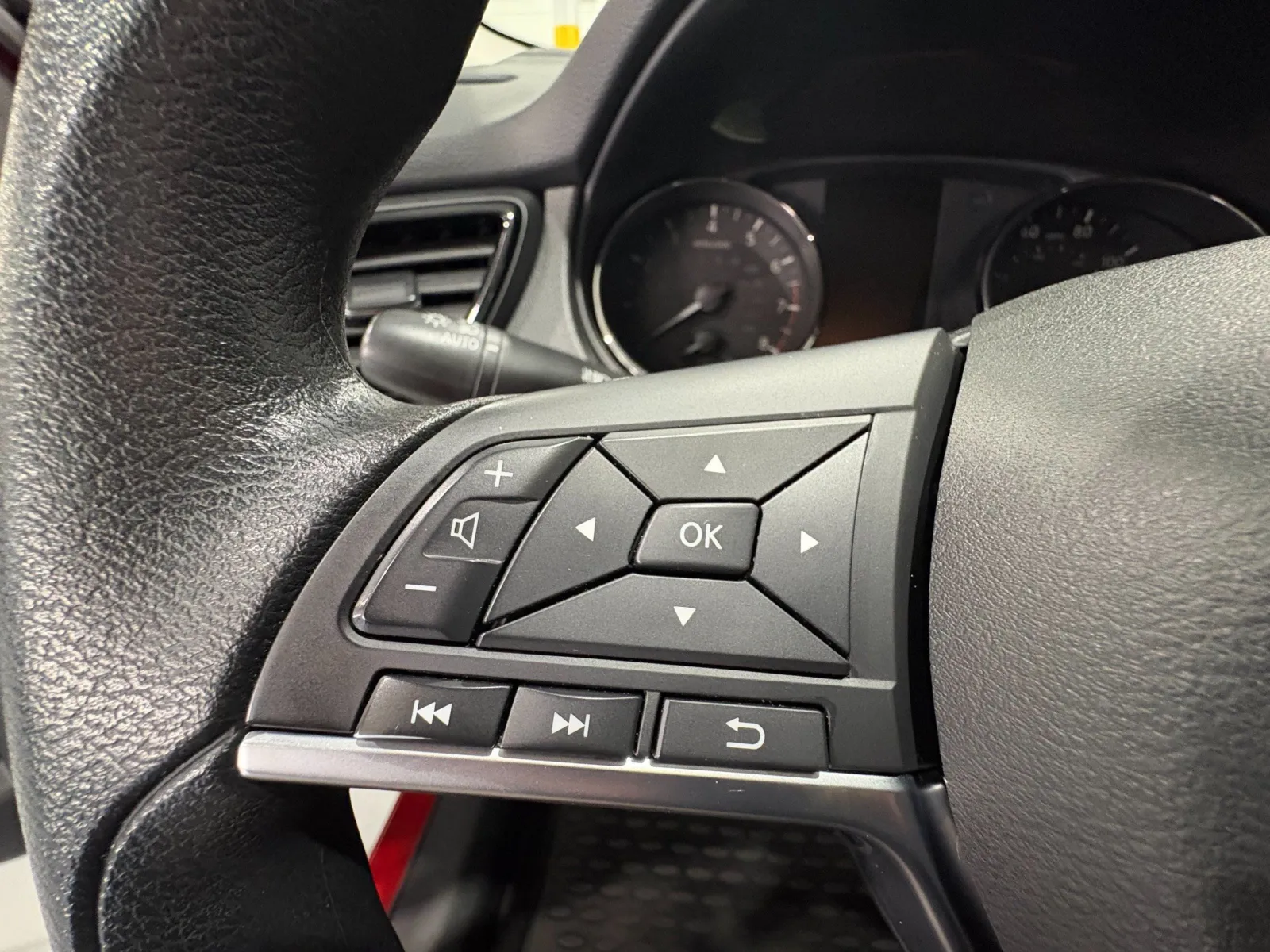 2019 Nissan Rogue Sport SV - Photo 13