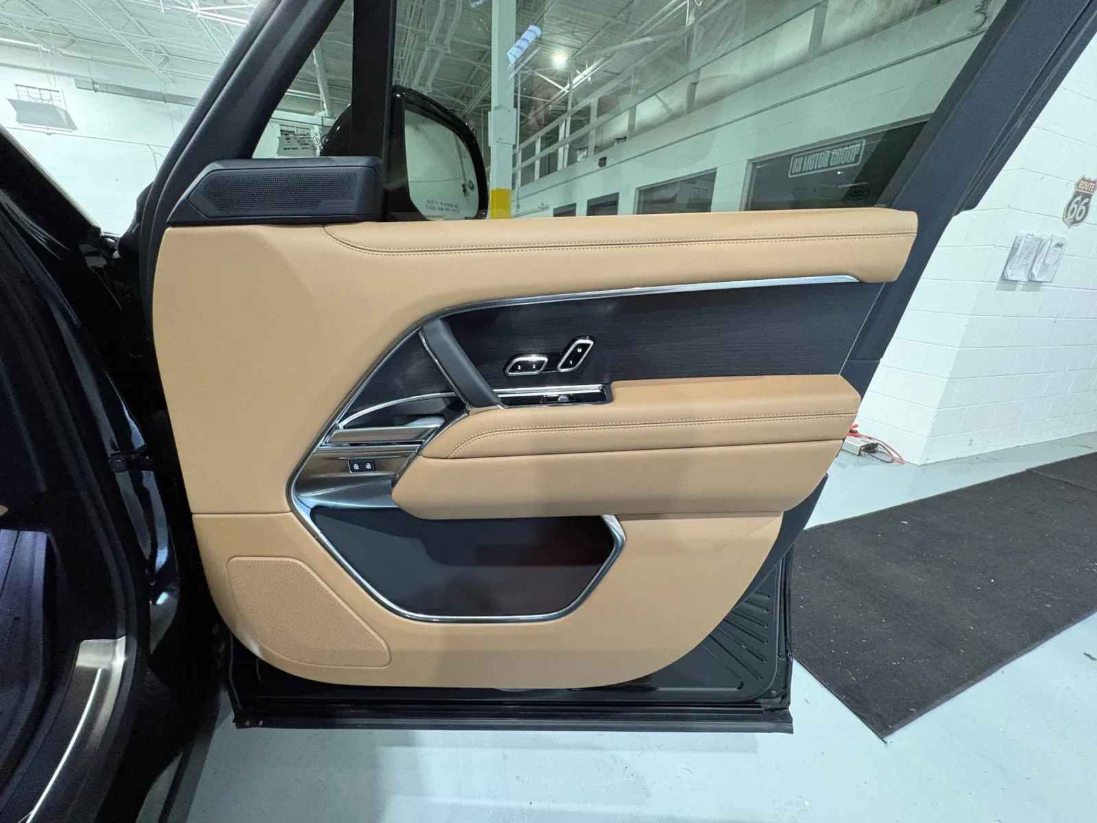 2026 Land Rover Range Rover SE - Photo 57