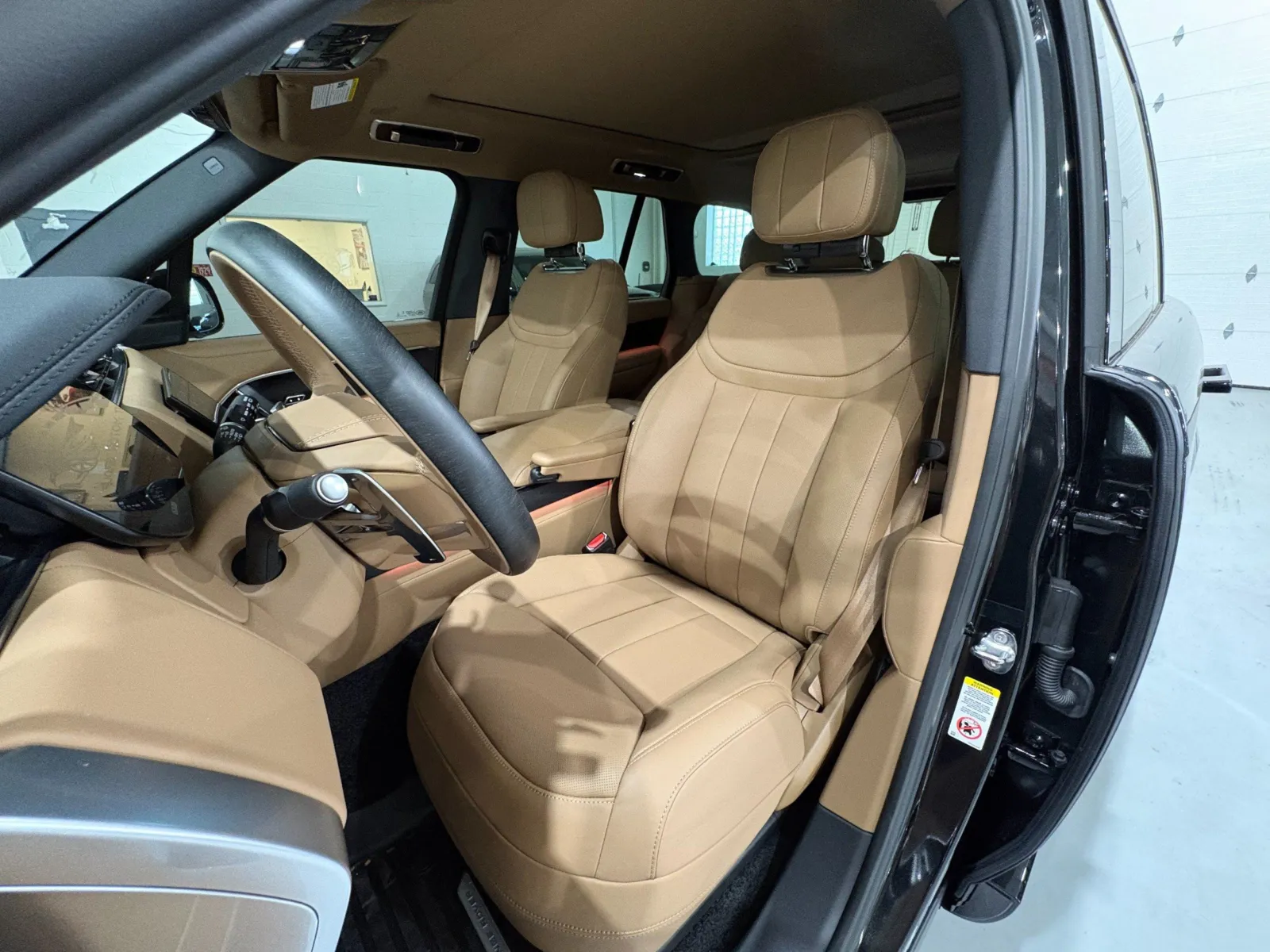 2026 Land Rover Range Rover SE - Photo 9