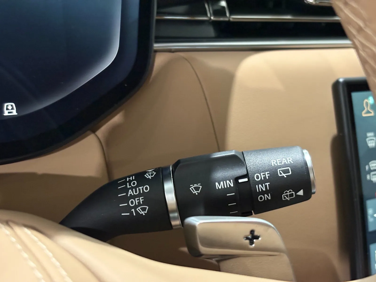 2026 Land Rover Range Rover SE - Photo 15