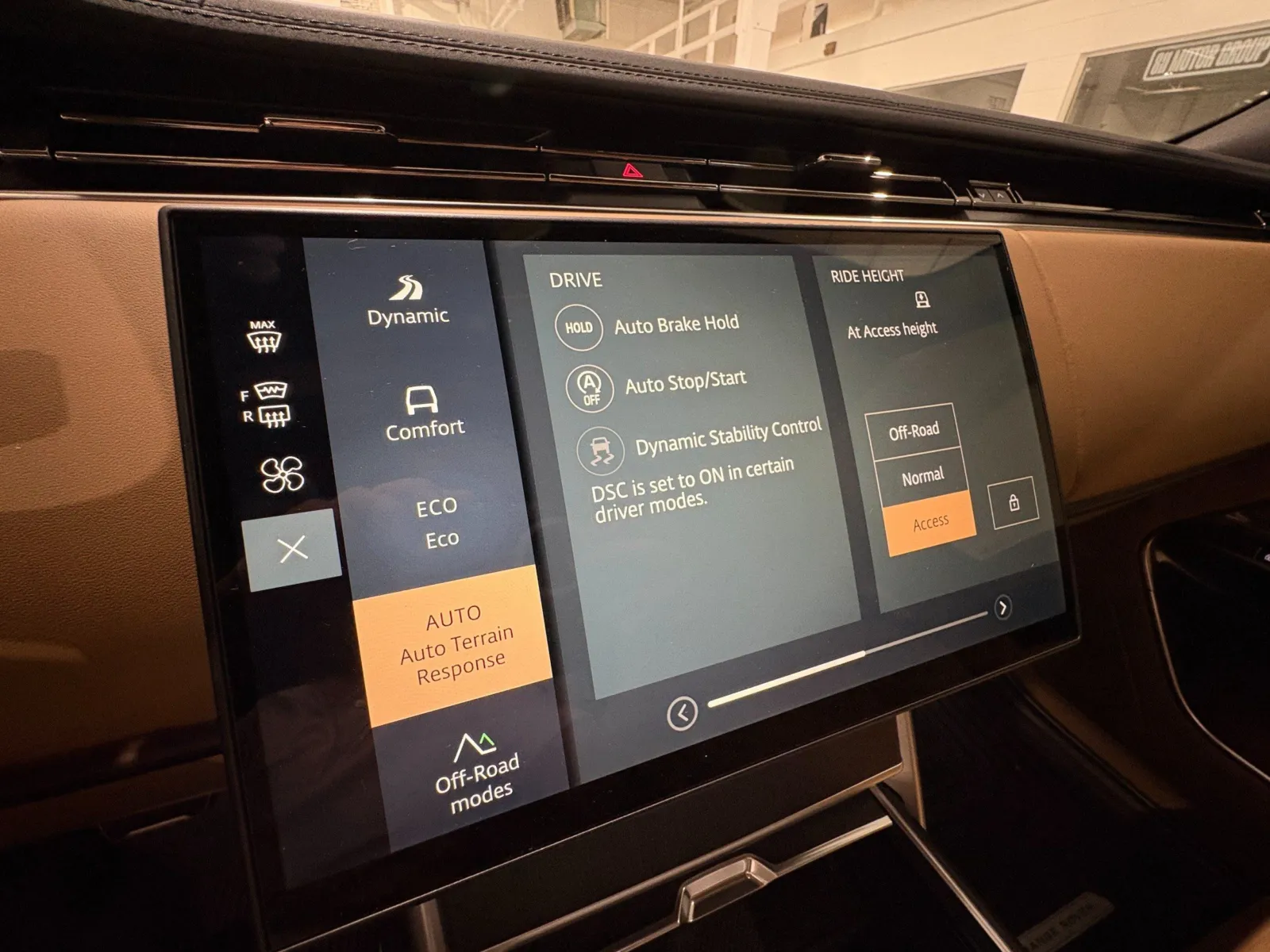 2026 Land Rover Range Rover SE - Photo 22