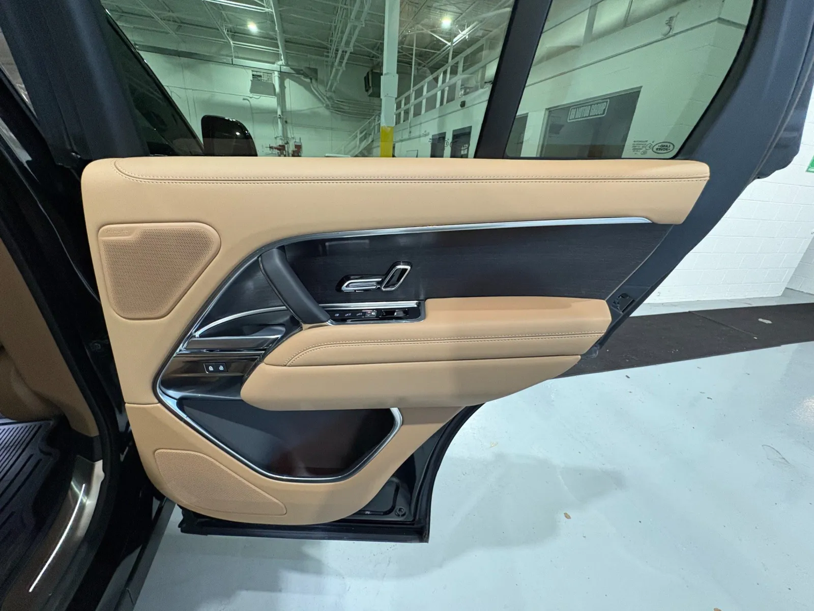 2026 Land Rover Range Rover SE - Photo 53