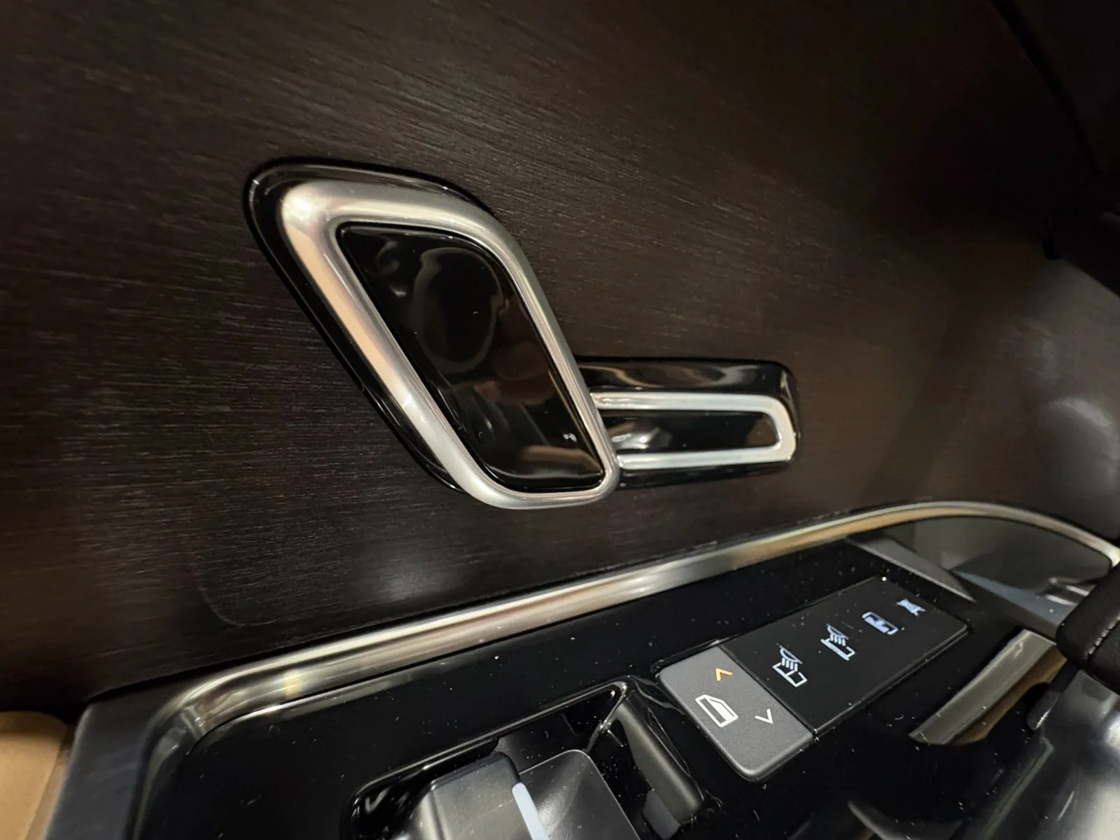 2026 Land Rover Range Rover SE - Photo 46