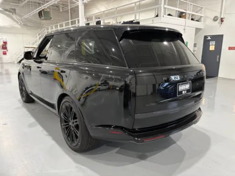 More photos of 2026 Land Rover Range Rover P530 SE at 8-11 Motor Group, Inc., MI