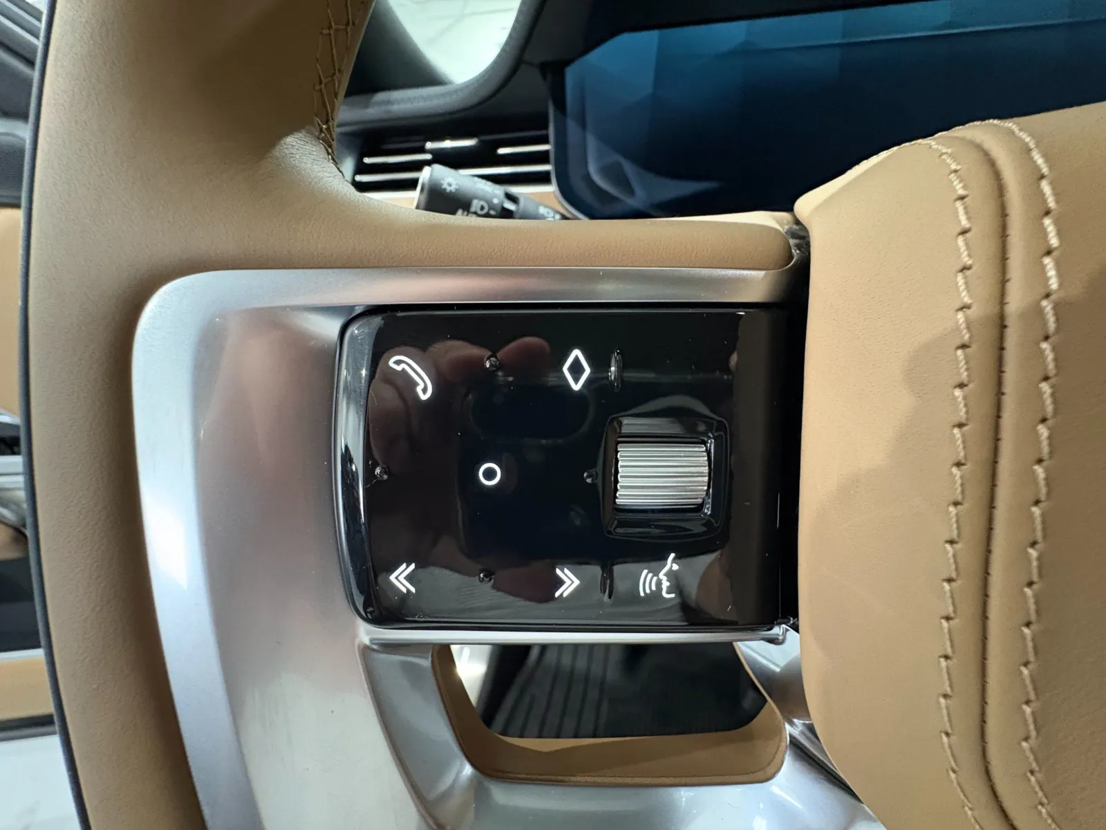 2026 Land Rover Range Rover SE - Photo 12