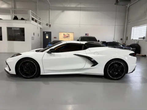 More photos of 2021 Chevrolet Corvette Stingray RWD Convertible 3LT at 8-11 Motor Group, Inc., MI