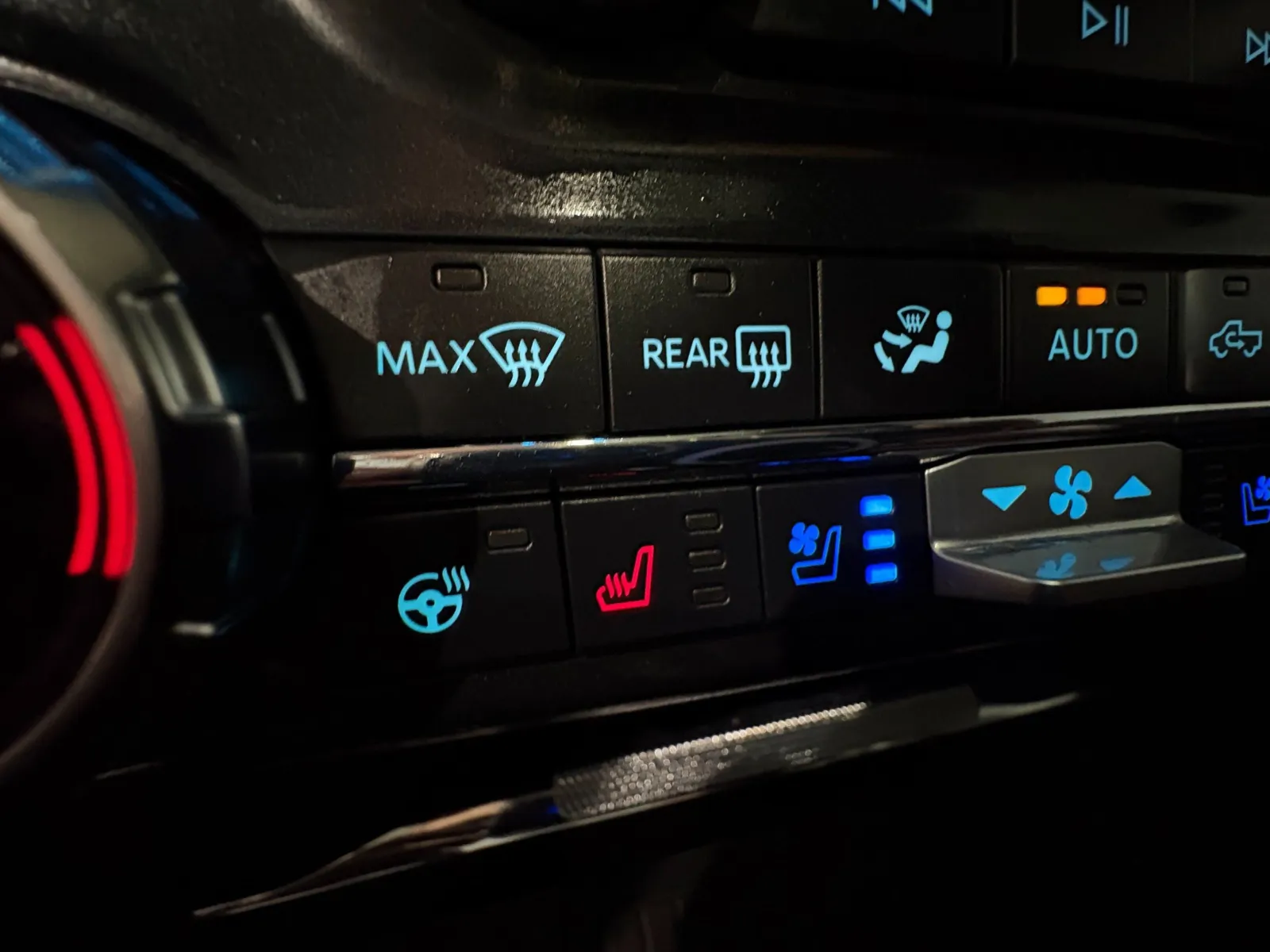 2022 Ford F-150 Raptor - Photo 25