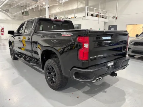 More photos of 2021 Chevrolet Silverado 1500 4WD Crew Cab Long Bed LT Trail Boss at 8-11 Motor Group, Inc., MI
