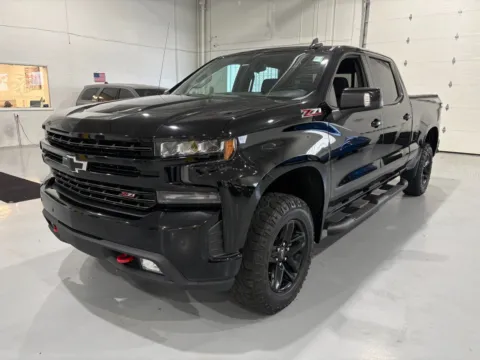 Another view of 2021 Chevrolet Silverado 1500 4WD Crew Cab Long Bed LT Trail Boss for sale in Troy, MI at 8-11 Motor Group, Inc.