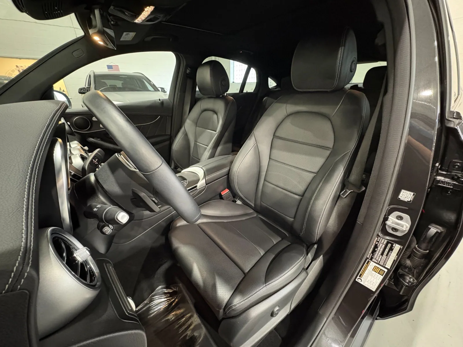 2022 Mercedes-Benz GLC Coupe GLC300 - Photo 9