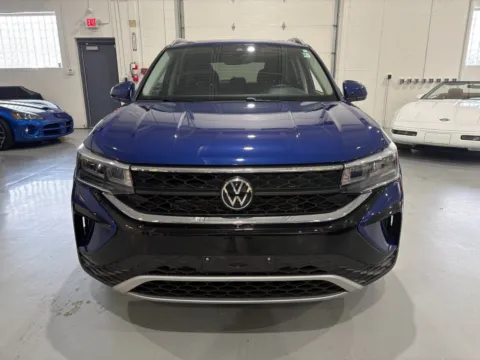 Photos of 2024 Volkswagen Taos 1.5T SE for sale in Troy, MI at 8-11 Motor Group, Inc.