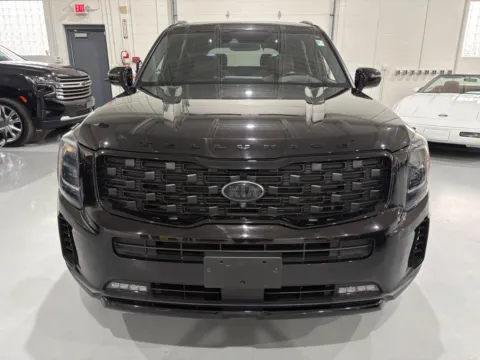 Photos of 2021 Kia Telluride SX for sale in Troy, MI at 8-11 Motor Group, Inc.