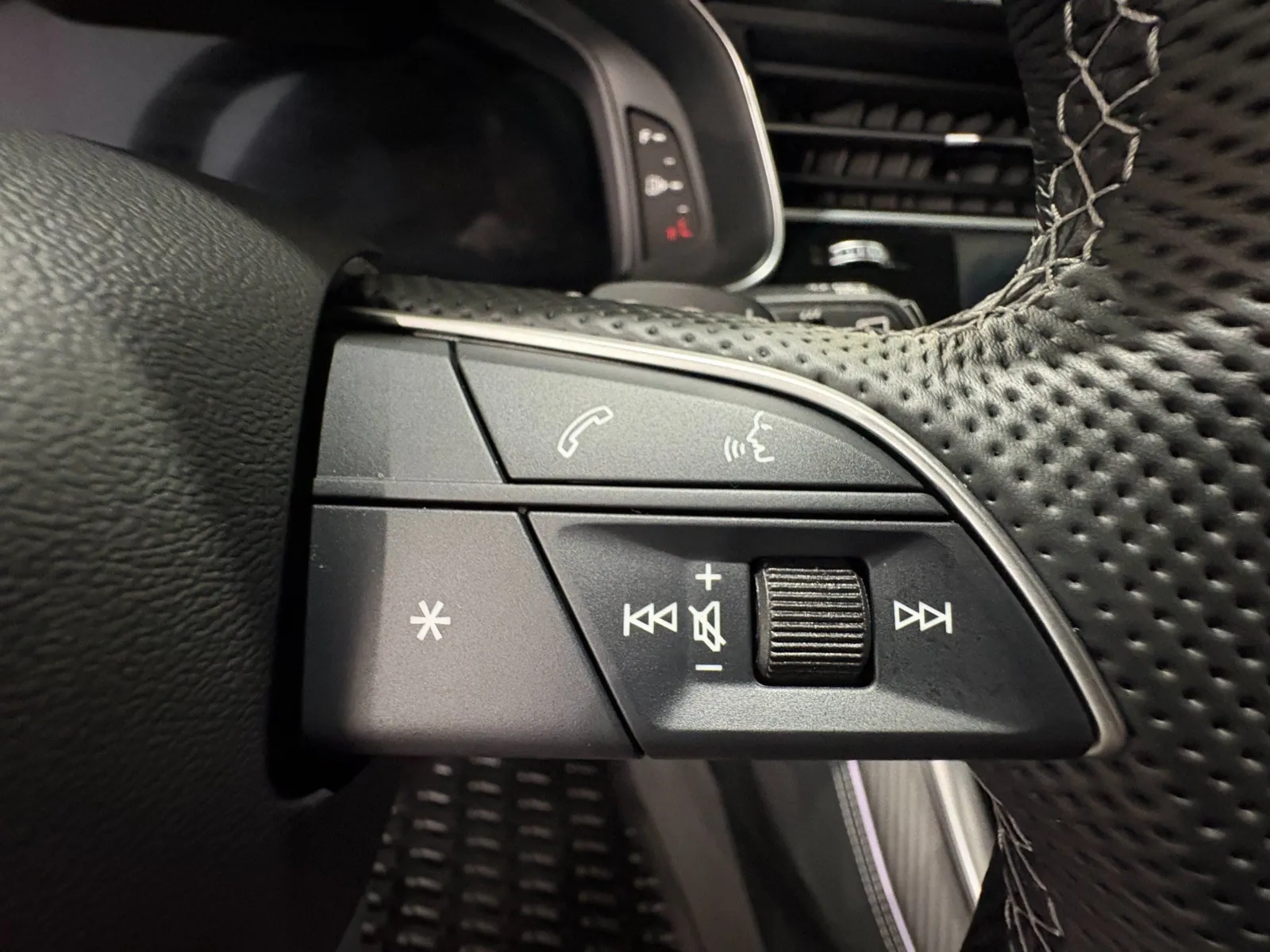 2026 Audi SQ8 Prestige - Photo 15