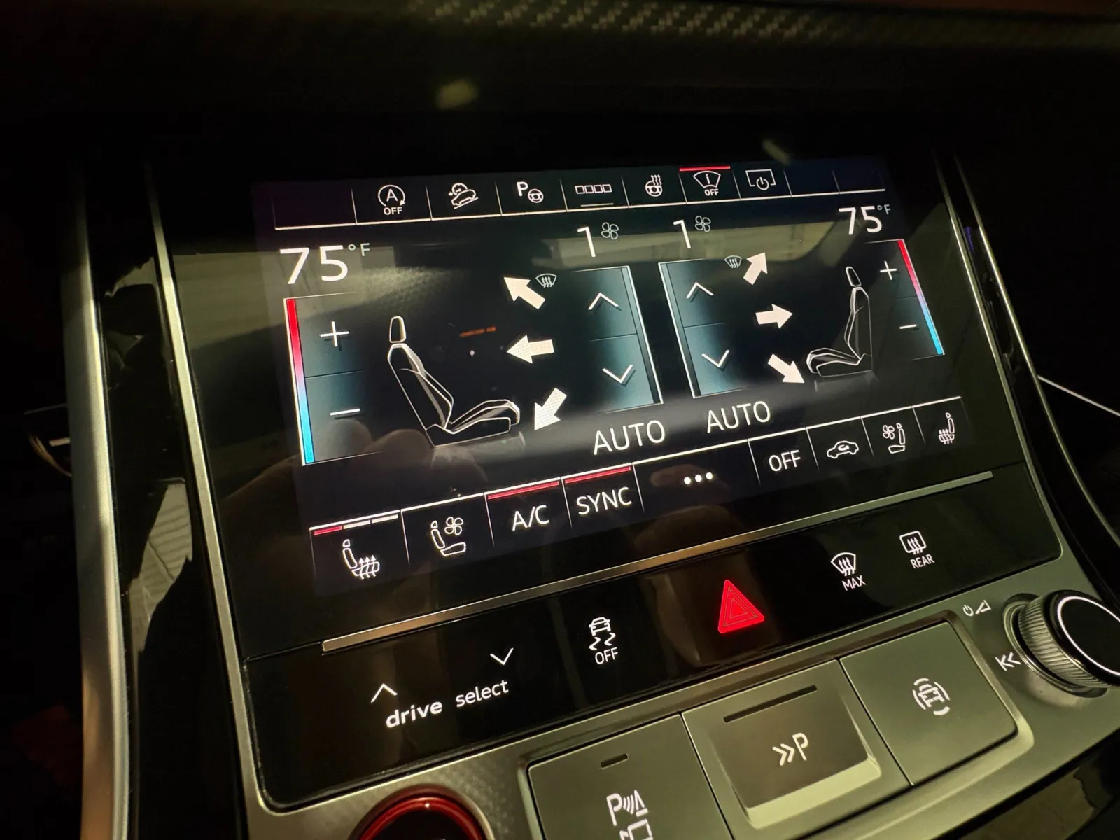 2026 Audi SQ8 Prestige - Photo 24