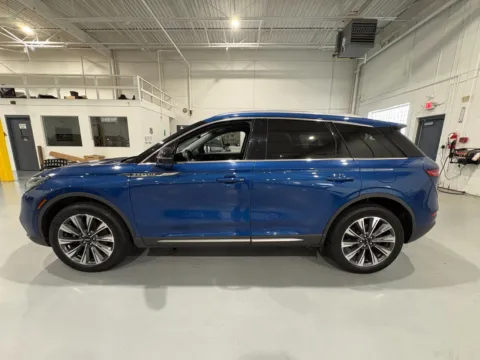 More photos of 2021 Lincoln Corsair Reserve at 8-11 Motor Group, Inc., MI