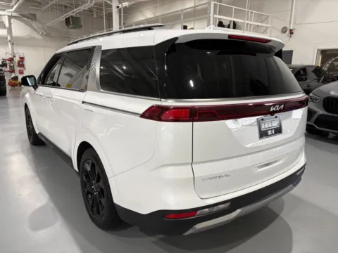 More photos of 2024 Kia Carnival MPV SX Prestige at 8-11 Motor Group, Inc., MI