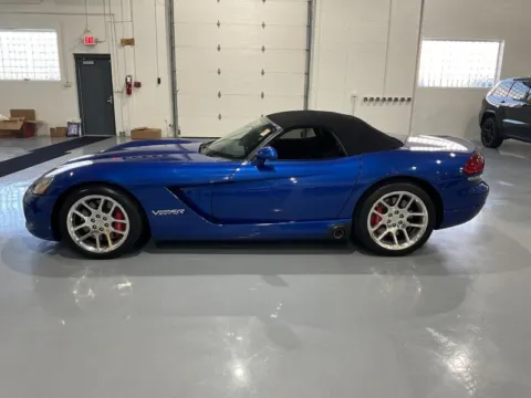More photos of 2006 Dodge Viper SRT-10 at 8-11 Motor Group, Inc., MI
