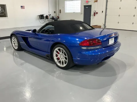 More photos of 2006 Dodge Viper SRT-10 at 8-11 Motor Group, Inc., MI