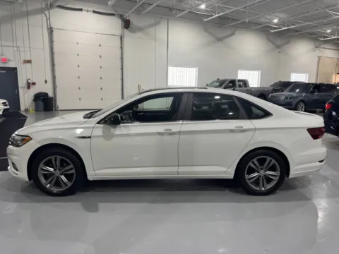 More photos of 2019 Volkswagen Jetta R-Line at 8-11 Motor Group, Inc., MI