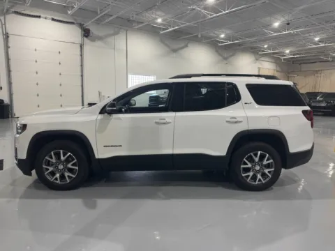 More photos of 2022 GMC Acadia SLT at 8-11 Motor Group, Inc., MI