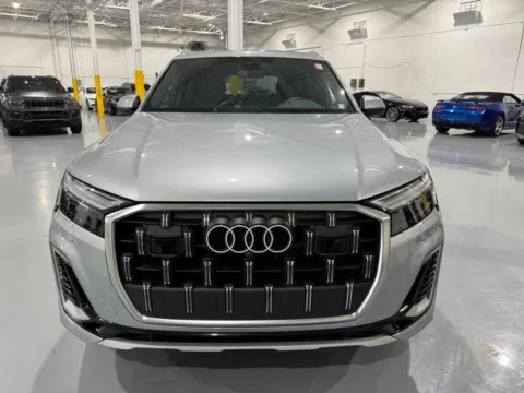 Photos of 2025 Audi Q7 quattro Premium 55 TFSI for sale in Troy, MI at 8-11 Motor Group, Inc.