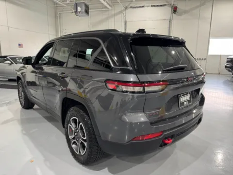 More photos of 2022 Jeep Grand Cherokee Trailhawk at 8-11 Motor Group, Inc., MI