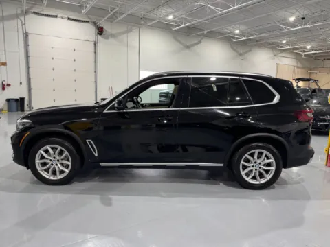 More photos of 2022 BMW X5 xDrive40i at 8-11 Motor Group, Inc., MI